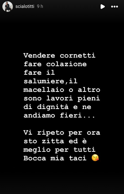 Grande Fratello, Titty Scialò si scaglia contro Federica Petagna e Alfonso D’Apice: le parole in difesa del cugino Grande Fratello, Titty Scialò si scaglia contro Federica Petagna e Alfonso D’Apice: le parole in difesa del cugino