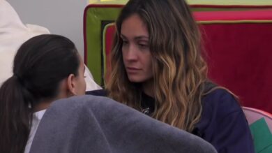 Grande Fratello, Helena frena con Zeudi: “Non sono pronta per…”
