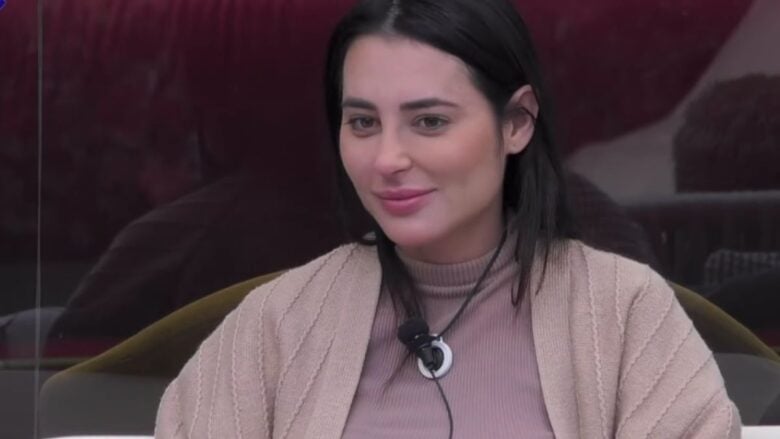 Grande Fratello, Mariavittoria dimentica Tommaso con Alfonso: la confessione inattesa