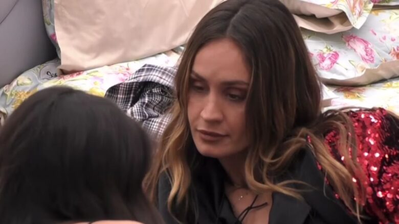 Grande Fratello, Helena spiazza Javier: “Stavo valutando una vita con Zeudi”