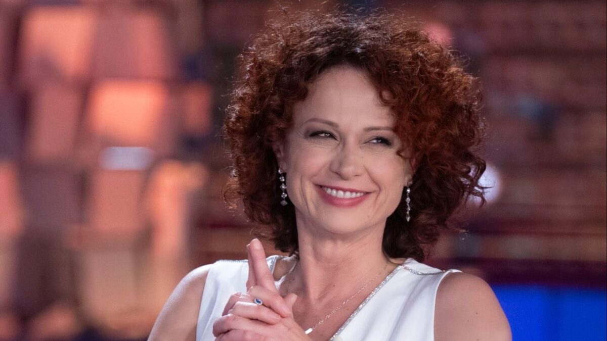 Grande Fratello, la replica di Beatrice Luzzi alle accuse: “Volete il sangue da me”