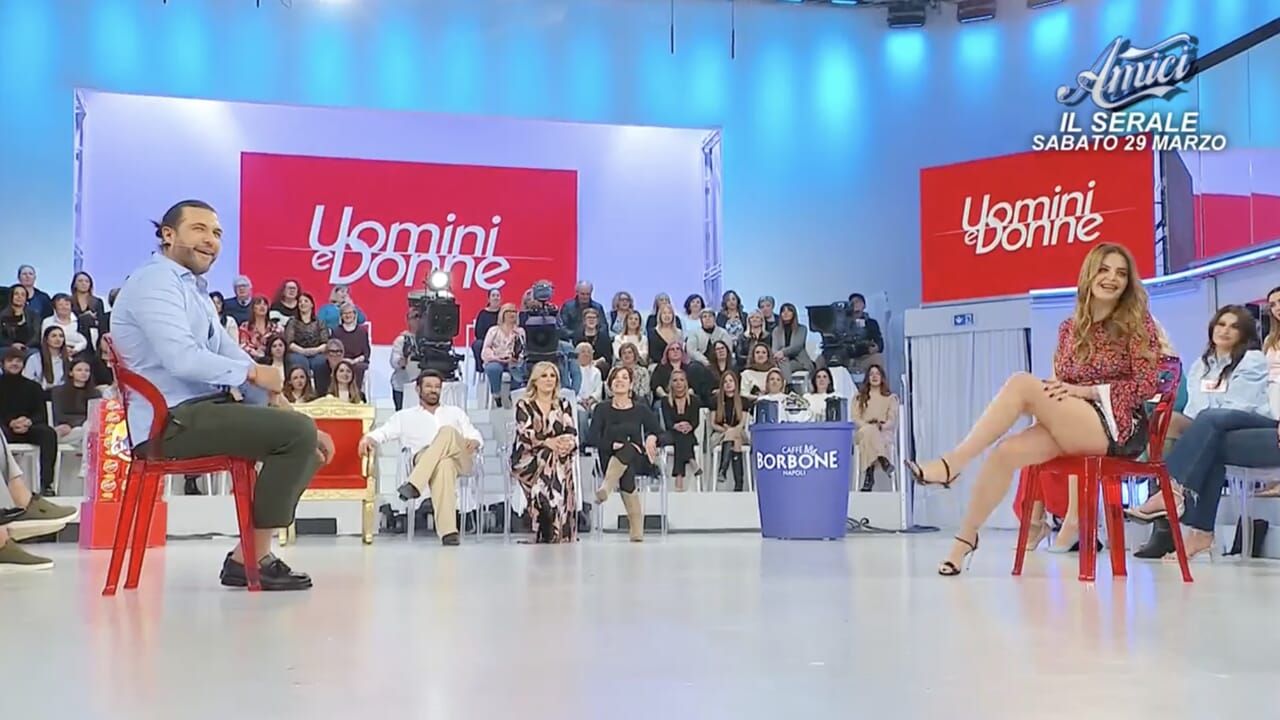 Uomini e Donne, il ritorno di Alessandro e Roberta: “L’avevo mollato su WhatsApp