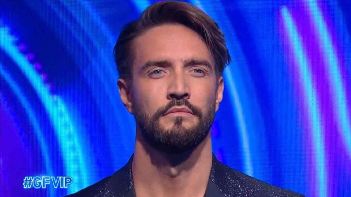 Gf Vip, Alex Belli rivelazione choc: “Io e Delia siamo una coppia tradizionale, al GF era intrattenimento” Gf Vip, Alex Belli rivelazione choc: “Io e Delia siamo una coppia tradizionale, al GF era intrattenimento”