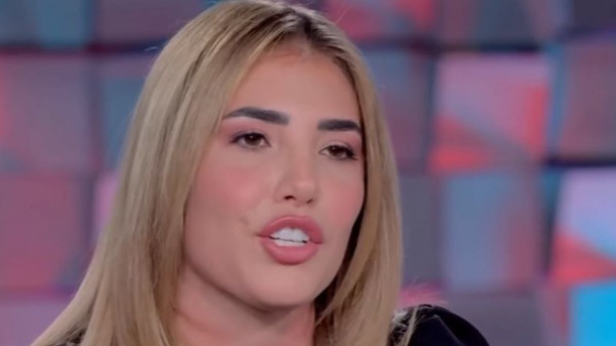 Uomini e Donne, Martina De Ioannon spiazza su Ciro Solimeno: “Quando l’ho scelto, io e Gianmarco…” Uomini e Donne, Martina De Ioannon spiazza su Ciro Solimeno: “Quando l’ho scelto, io e Gianmarco…”