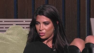 Grande Fratello, Rasha Younes sbugiardata dall’ex fidanzato: “Con i ragazzetti del GF ci sta giocando, lei vuole solo…”