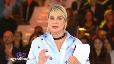 Grande Fratello, è ‘guerra’ tra due gieffine: “Tu devi stare solamente zitta, non parlare di me che non mi conosci”