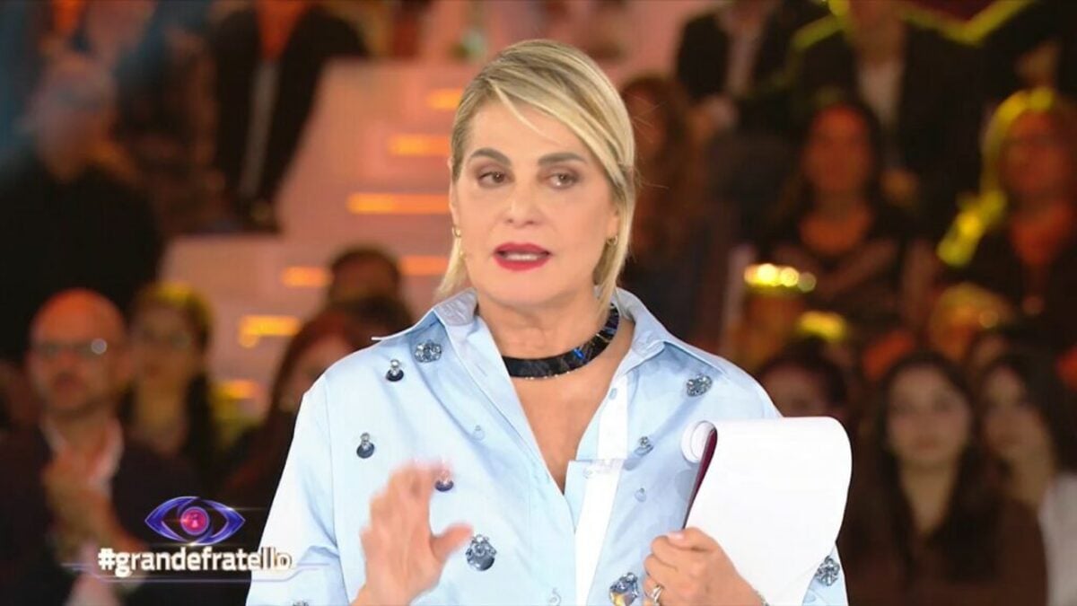 Grande Fratello, è ‘guerra’ tra due gieffine: “Tu devi stare solamente zitta, non parlare di me che non mi conosci” Grande Fratello, è ‘guerra’ tra due gieffine: “Tu devi stare solamente zitta, non parlare di me che non mi conosci”