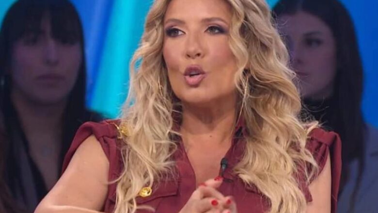 Grande Fratello Vip, Rossella Erra senza freni su Selvaggia Lucarelli: “Non è ancora la Selvaggia che conosco”