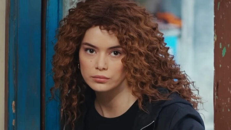 La forza di una donna, Anticipazioni Puntata 21 aprile 2026: Sirin ruba la pistola!